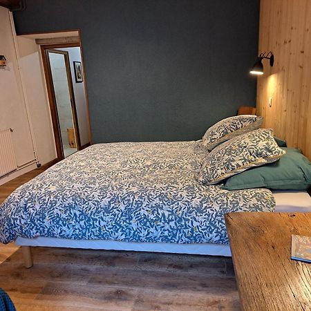 Bed and Breakfast Le Sareymond Menee Экстерьер фото