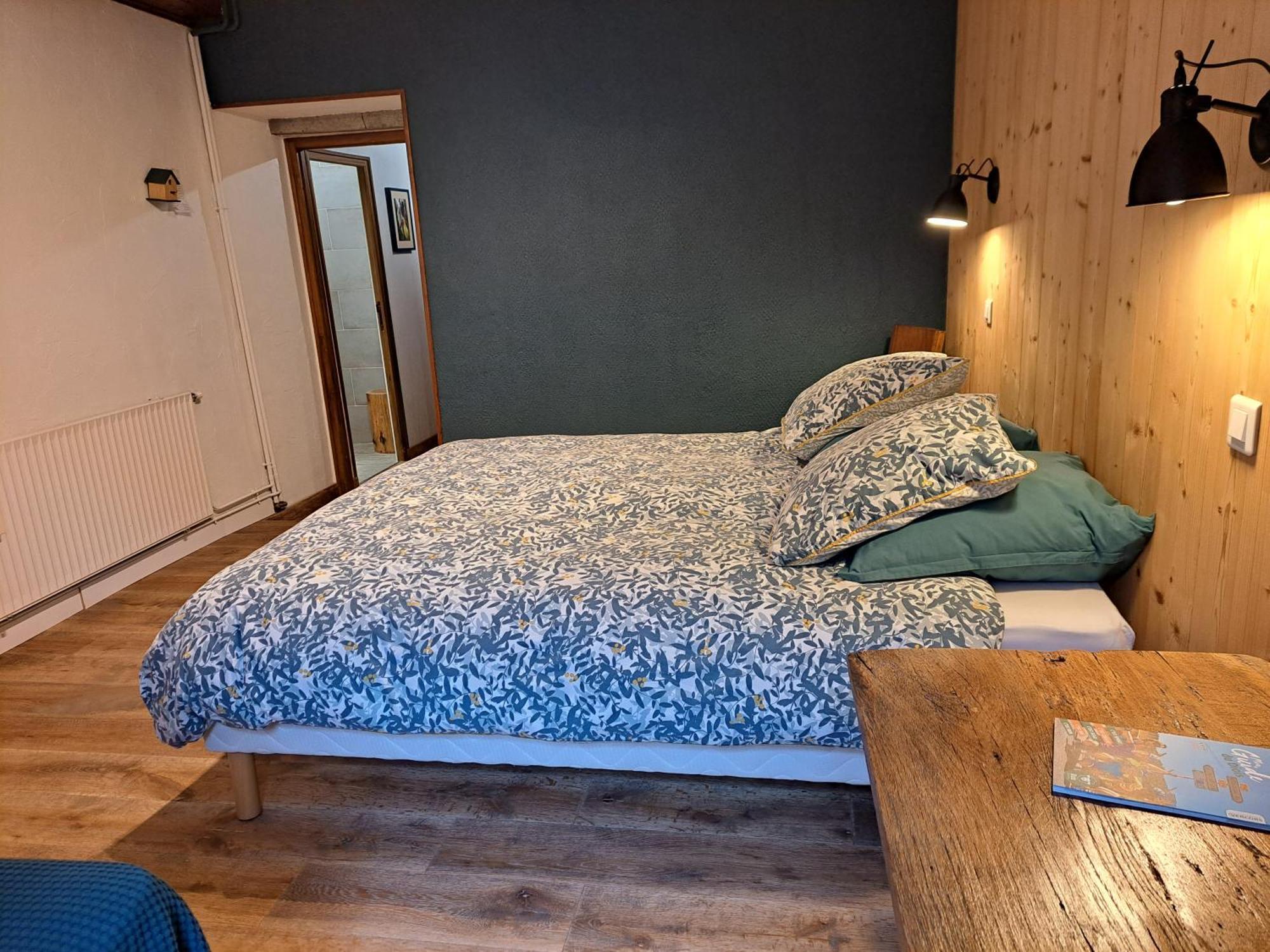 Bed and Breakfast Le Sareymond Menee Экстерьер фото